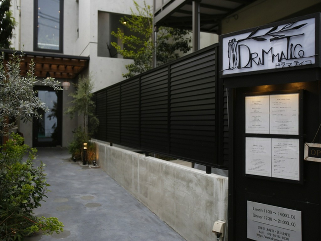静かにくつろげる住宅街の一軒家レストラン