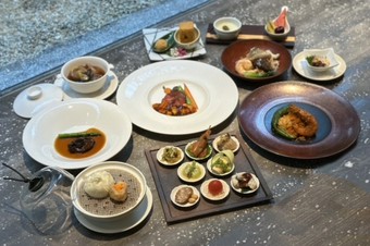 葡萄と黒酢の酢豚とフカヒレ料理をメインとした料理長おまかせコース
※写真はイメージです