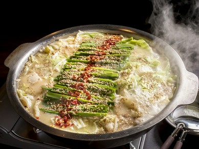 受け継がれる秘伝のスープ。専門店だからこそ味わえる鍋がある