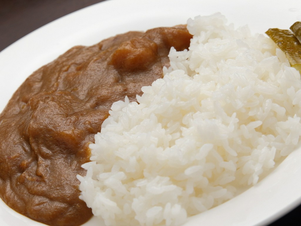 家族で食事もできる。『カレーライス』など美味しい料理に舌鼓