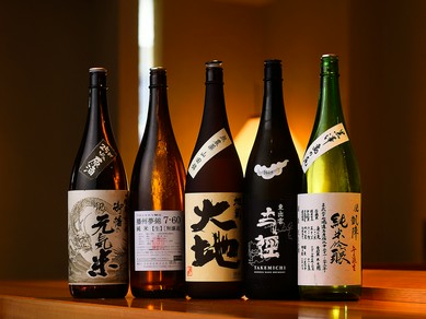 鮨の旨味をより高める、しっかりとした酸味の日本酒