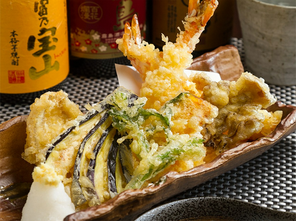 ☆食材をシンプルに堪能できる『天婦羅盛り合わせ』