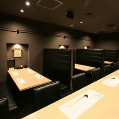 臨場感あふれる大人の空間でくつろぎのひとときを