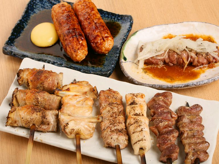 厳選した食材を備長炭で芳ばしく焼き上げた本格炭火焼き、絶品の『串焼き』