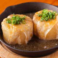 厚めに切った大根がジューシーな『豚巻大根ステーキ』