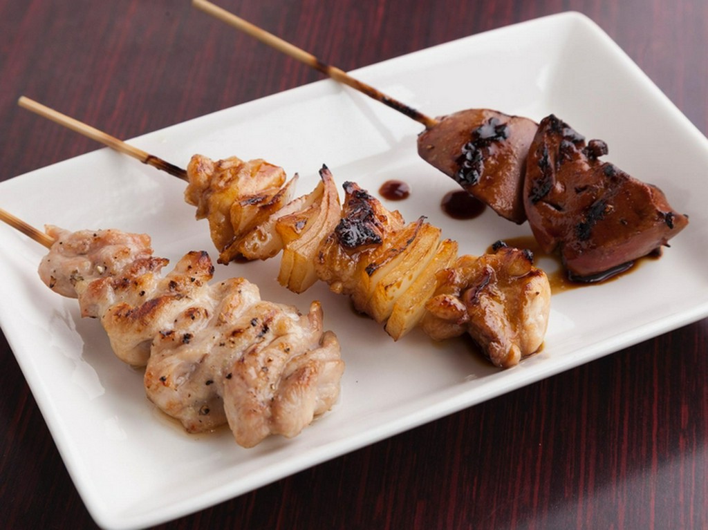山陰のブランド鳥を、丸ごと思う存分堪能できる鳥取県産『鹿野地鶏串』