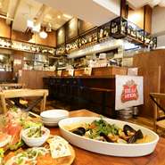 “リーズナブルにいろいろな料理を楽しみたい”“メインをしっかりとお酒と愉しみたい”ゲストのニーズに応え、多様なコース・プランを用意。会社での宴会や女子会など、シーンに合わせて利用できます。