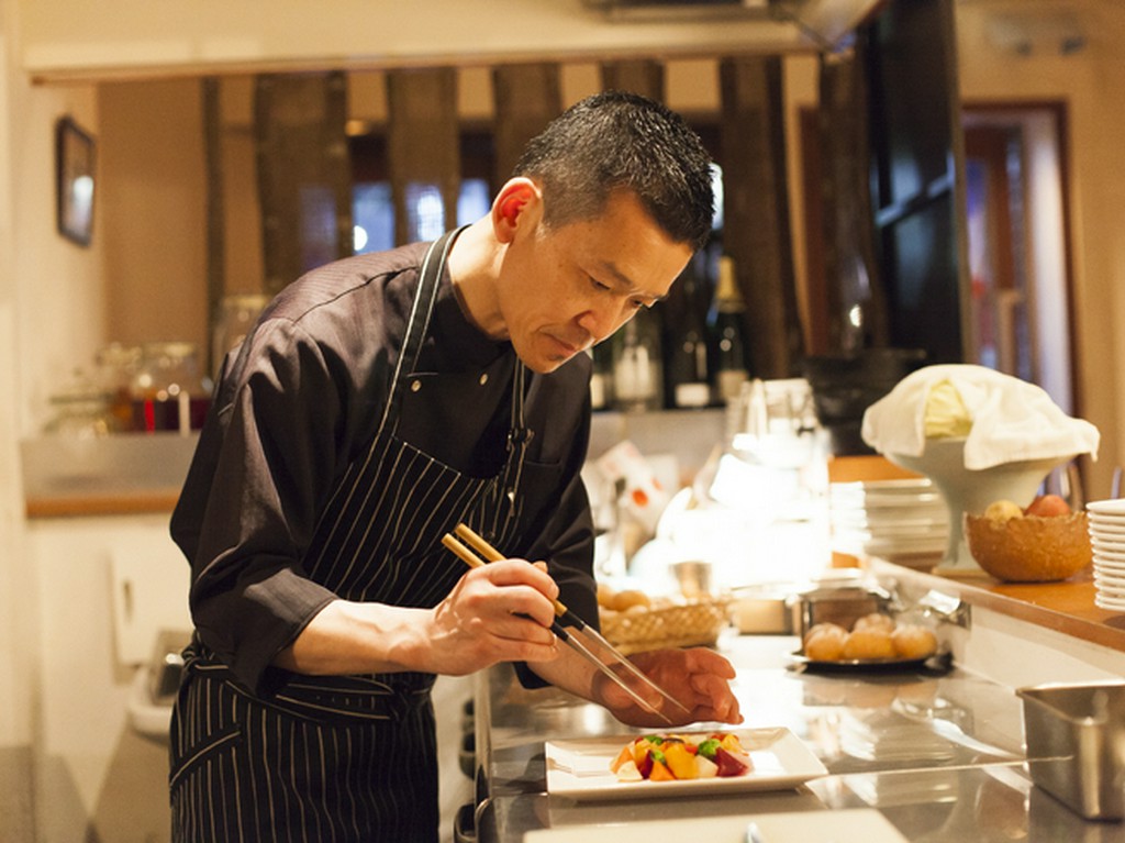 ゆったりと食事を楽しみながら寛げる空間づくり