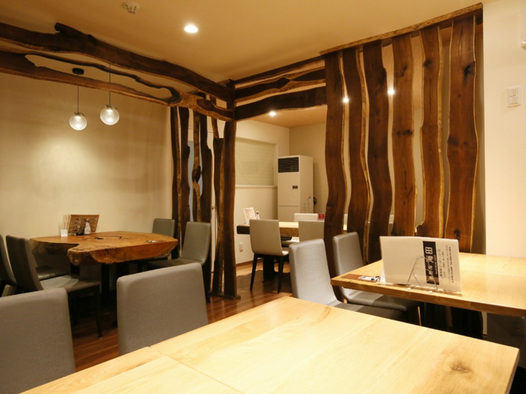 デザイン性が高いステキな店内