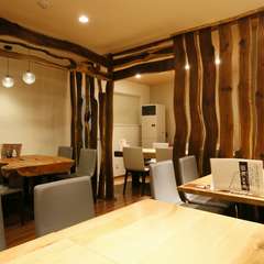 デザイン性が高いステキな店内