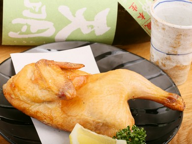 ジューシーな肉汁が楽しめる『若鶏半身焼き』