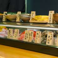 地物を中心に、日本各地の旬の味覚、季節を映す食材が集結