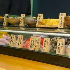 地物を中心に、日本各地の旬の味覚、季節を映す食材が集結