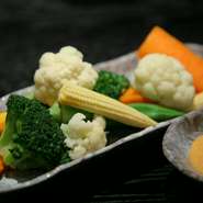 温野菜いろいろ～豆板?と味噌マヨのソース～