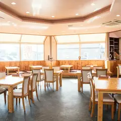 デートにも使いたい、ドーム型のスタイリッシュなお店