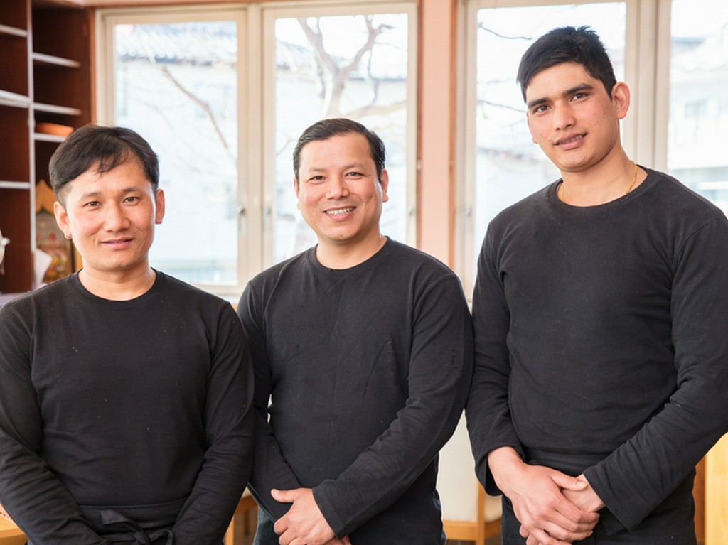 本場の味を届けてくれる熟練のシェフたち