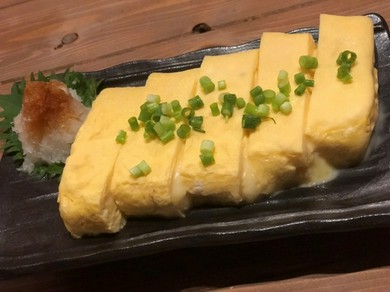 お店の一番人気! だしの旨みたっぷり『だし巻き玉子』