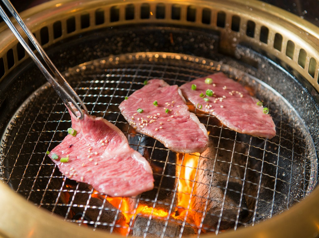 上質な肉の味を引き立てるのは自慢の自家製タレです