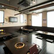 「接客」は焼肉店にとって、一つの重要なキーワードだと考えています。たくさんの従業員の教育には苦労しますが、コツコツと気長に丁寧に指導しています。おもてなしの心が伝わると嬉しいです。