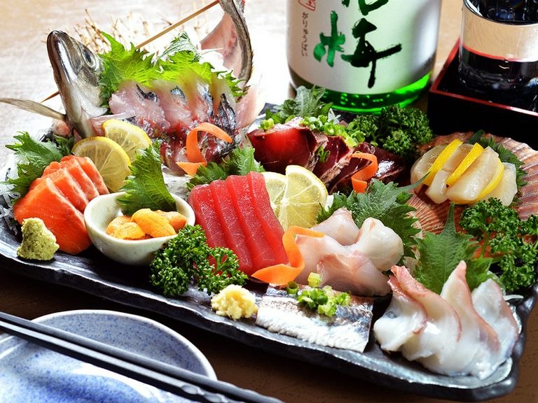 自然が育んだ海の幸を盛り合わせで『お刺身あぐら屋盛り（2〜3人前）』