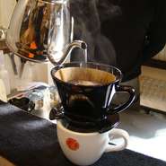 最後まで美味しくをコンセプトに、コーヒーはハンドドリップで　