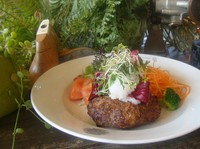 大根おろしとぽん酢醤油でジューシー&サッパリの定番ハンバーグ。