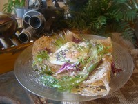 軽めの生地とこんがりチーズ。濃厚卵、仕上げのイタリア産グラナパダーノチーズ。シンプルだからこそ味わえる、素材の奥深い旨味をお楽しみください。