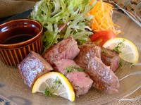 ※数量限定ロース肉とサシの入った赤身肉を使用。部位の違いをどちらも楽しめてお得です。