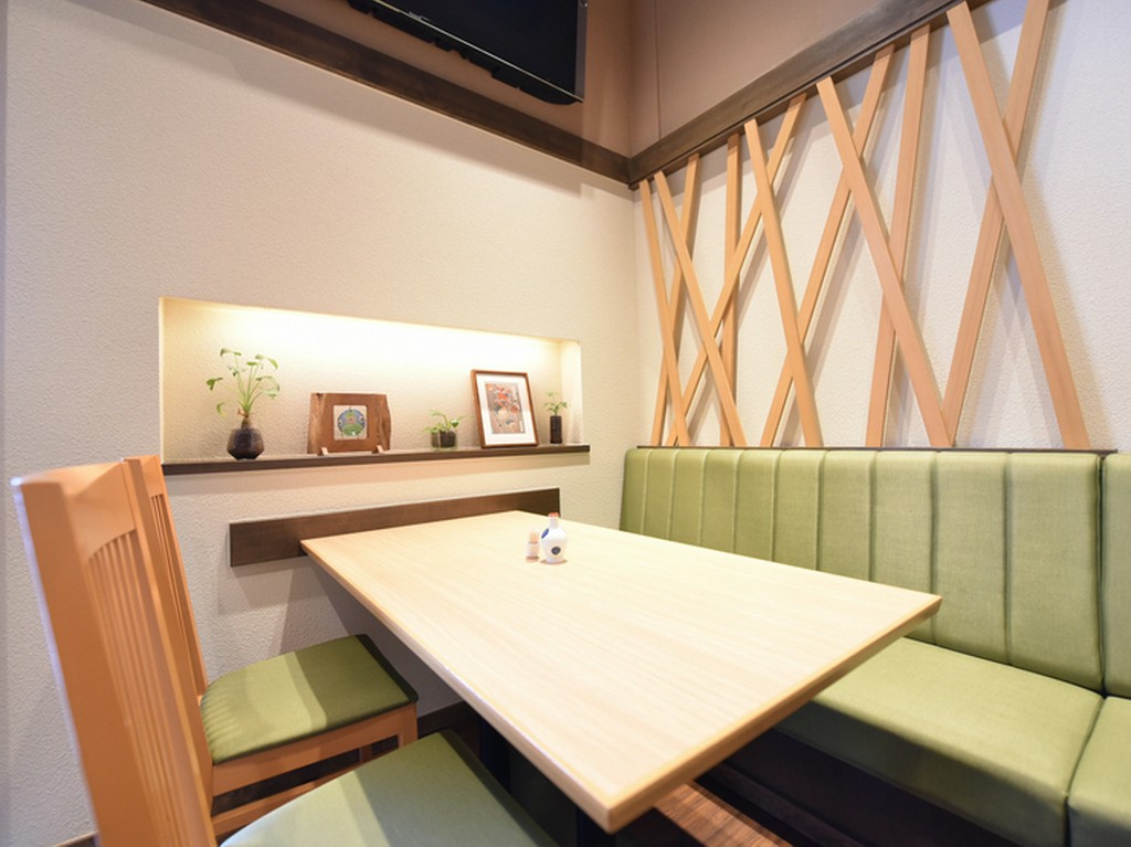 老若男女問わず、様々なシーンで使えるモダンなダイニング