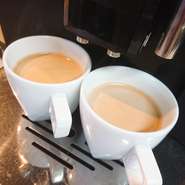 Saisonブレンドの特製コーヒーです。香り、酸味、苦味の見事な調和。ランチタイムはお食事された方にサービスで楽しむ事ができます。2杯目以降のご注文は￥200頂戴いたします。