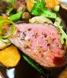 青森県産黒毛和牛のグリル ソースボルドレーズ