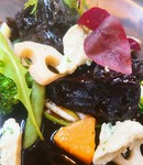 青森県産牛ほほ肉とドライプルーンの赤ワイン煮込み