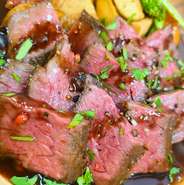 青森県産牛のハラミ肉を丁寧にロースト。焼き肉とは違う、塊で焼いたハラミ肉をフレンチのおソースで是非。