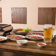 【カルビ屋　慶】は、家族で気軽に足を運ぶことができる焼肉店です。ゆったりとした空間で、のんびり家族揃っての焼肉を楽しめます。
