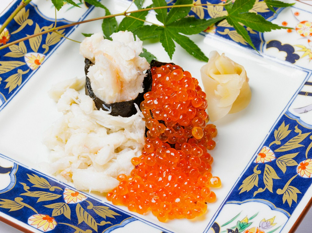 『かにとイクラこぼれ寿司』