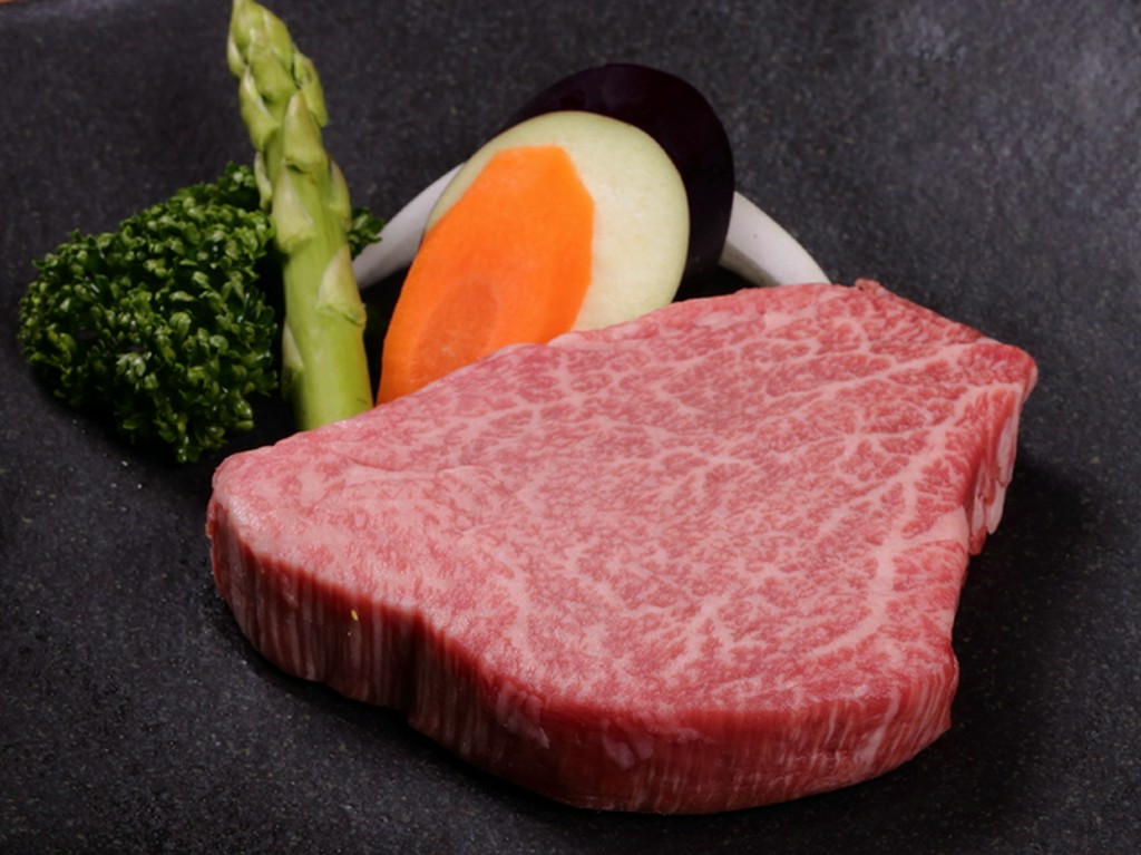 焼肉店では珍しいA5の特選ヒレは、あふれる肉汁のとろける味わい