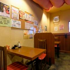 歓談しながら食事を楽しめる2人席