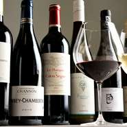 フランス料理を楽しむなら、ワインは欠かせないパートナーです。店内では、地元産の食材を使った料理ピッタリ合うように、地元産の葡萄を使って作られたワインも取り揃えています。