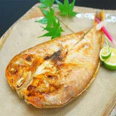市場から仕入れた新鮮な魚や牛肉を使ったお料理