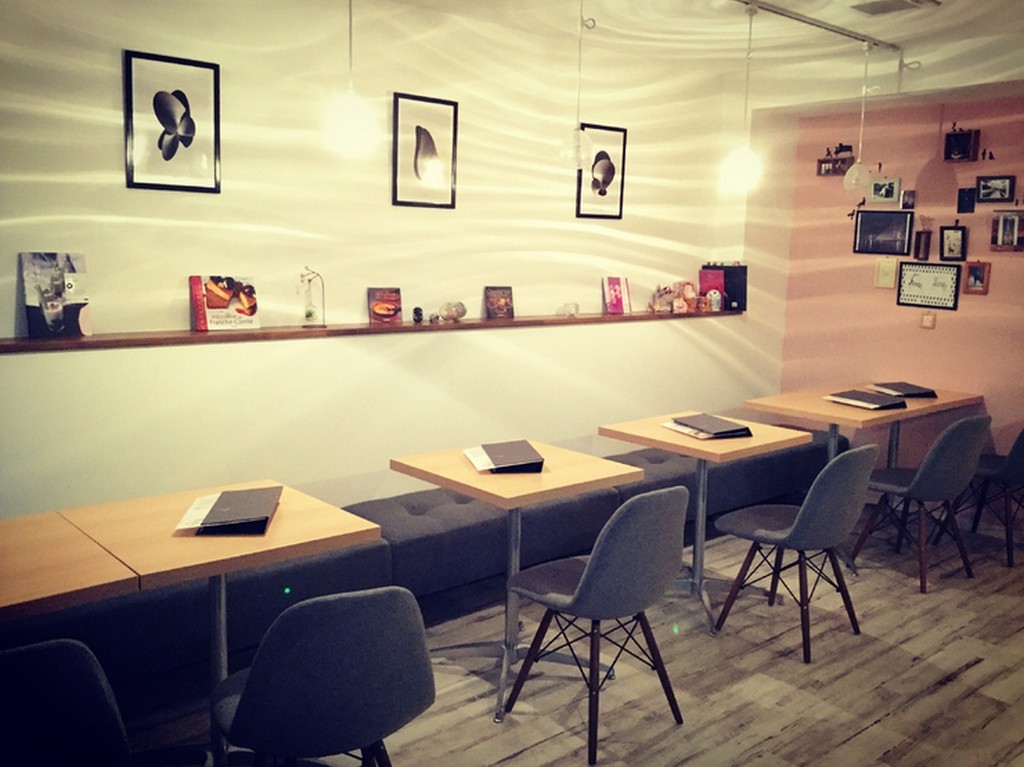 cafe&bar でゆったりと