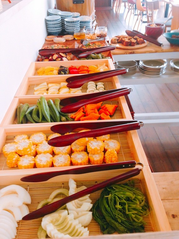 ランチセットはお野菜たっぷりのおばんざい食べ放題つき！