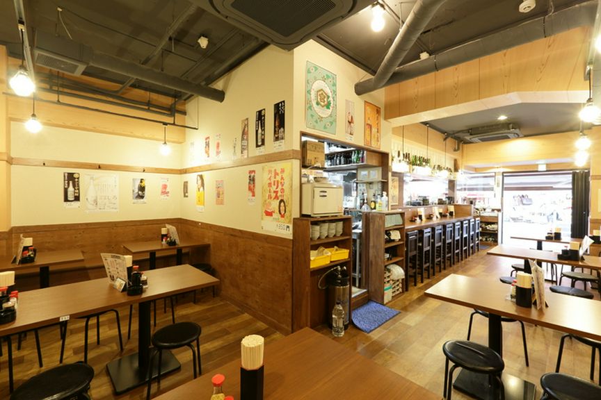 地下1階〜2階まで3フロアの大型店舗