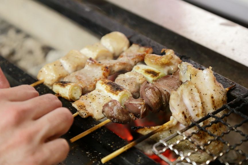 「大山鶏」「京紅地鶏」など厳選素材を使用