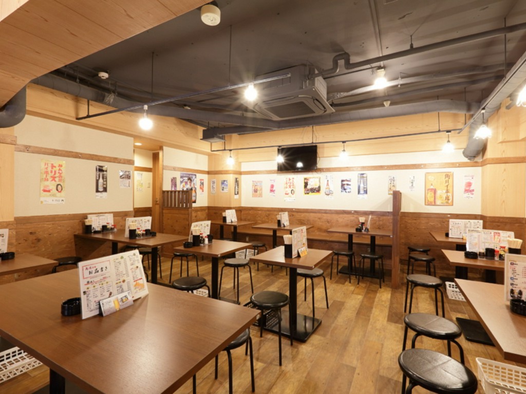 地下1階は50人の団体で貸切可能