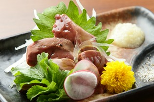 ふわりとした食感を楽しむ『白レバーの炙り焼き』