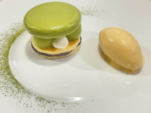 イノビリアブルコースのデザートの一例