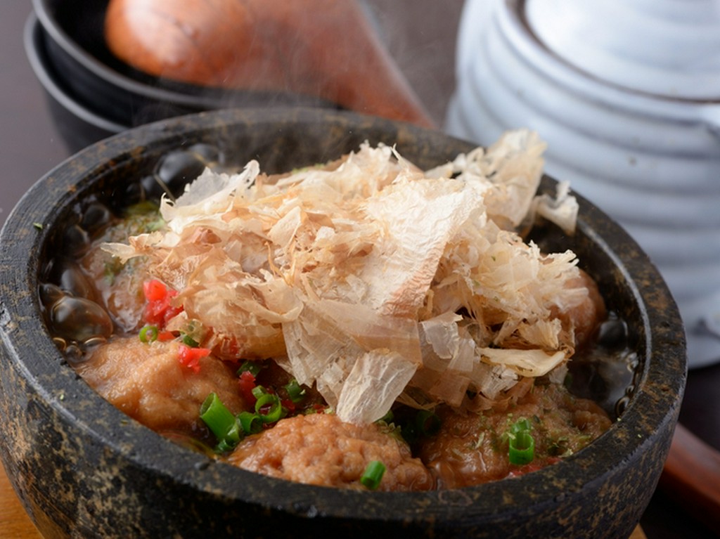 創作料理も本格派。料理人がこだわり抜いた素材と旨みを喰らう
