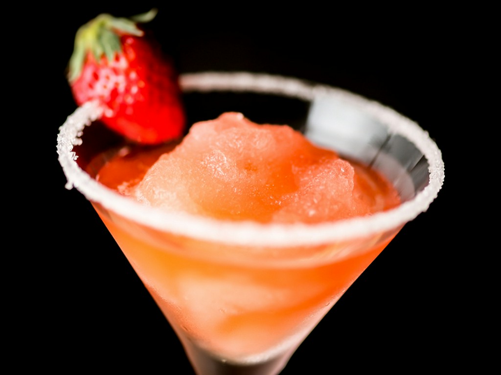 フォトジェニックな見た目がイケてる『フローズン・ストロベリー・マルガリータ』