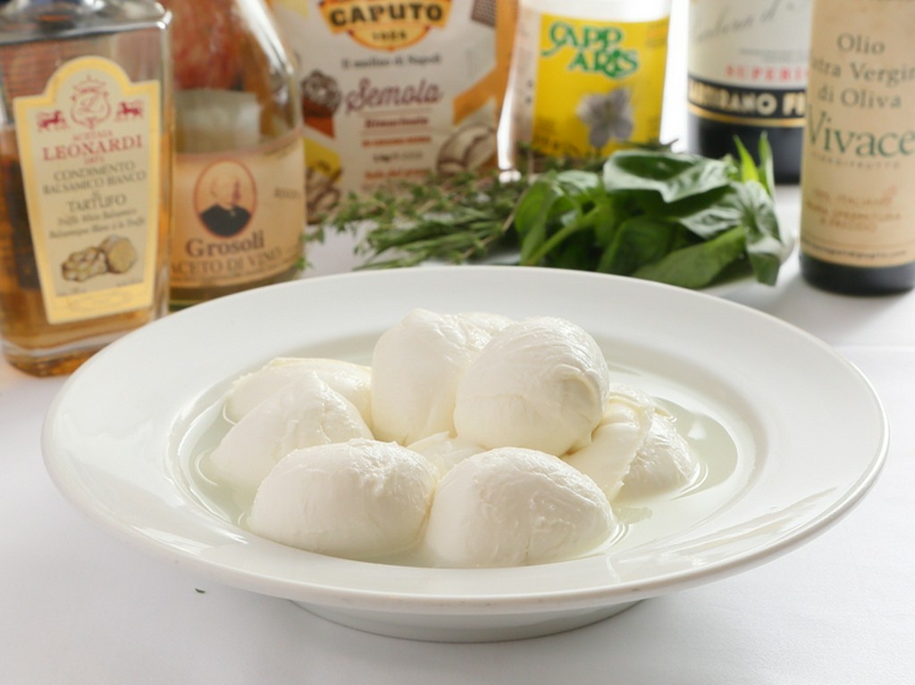 ピッツァを極上の一枚にする、水牛モッツァレラチーズ