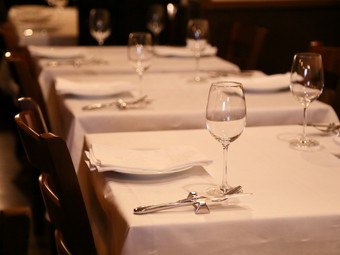 近隣の方から観光のお客様まで、ゆったりと2人の時間を満喫